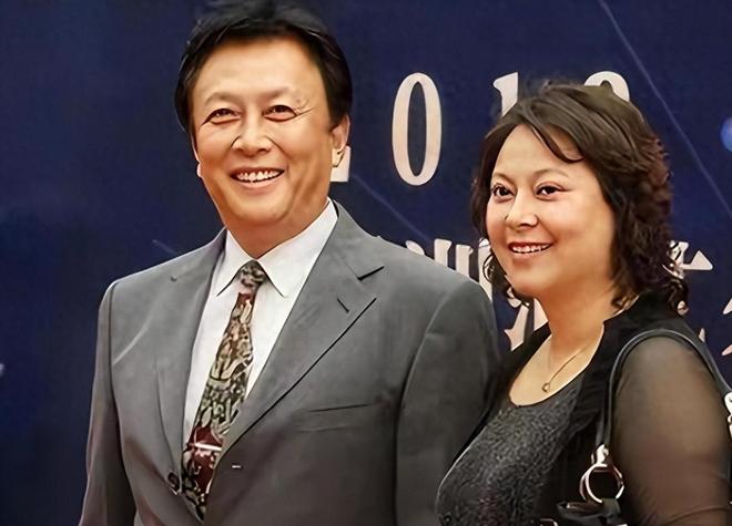 “诸葛亮”滤镜碎一地73岁唐国强频上综艺婚变疑云代言坑老再被扒